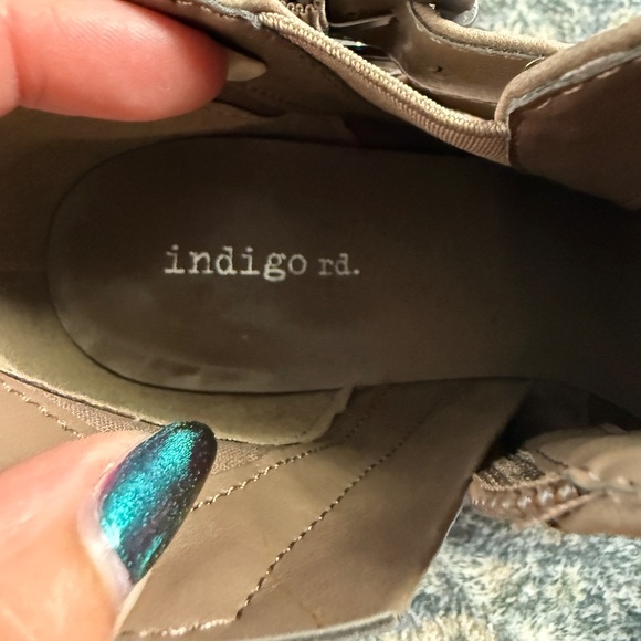 Indigo Rd. Tan Ankle Booties - Picture 6 of 9